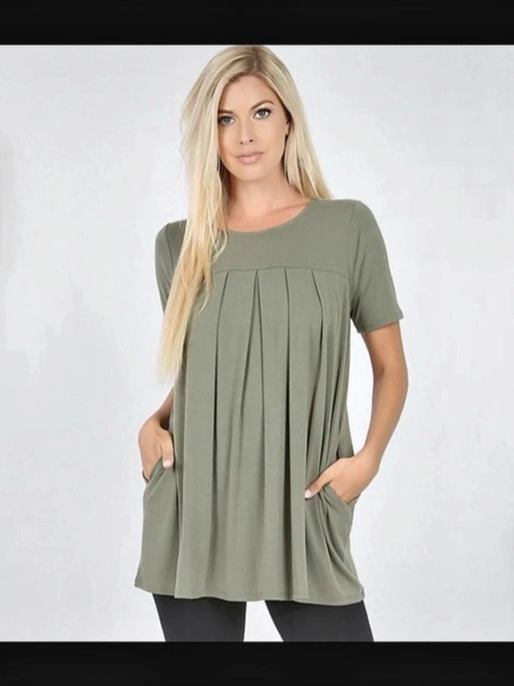 Pleated Short Sleeve Tunic in Green Like New